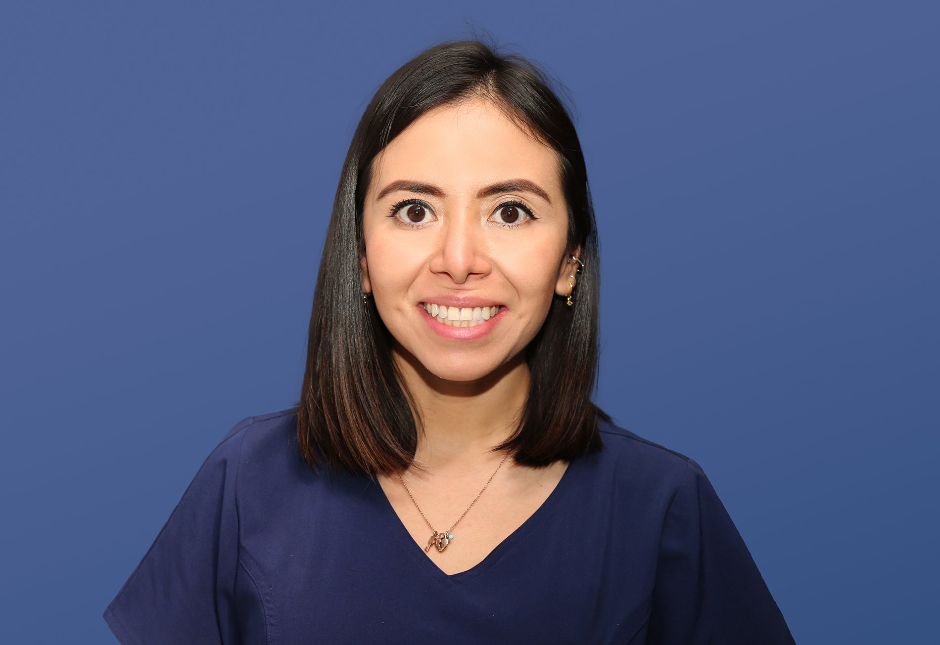 ANA-ELSA-NUNEZ-SALGADO-Socio-del-Centro-Mexicano-de-Enfermedades-Inflamatorias-Oculares-1.jpg
