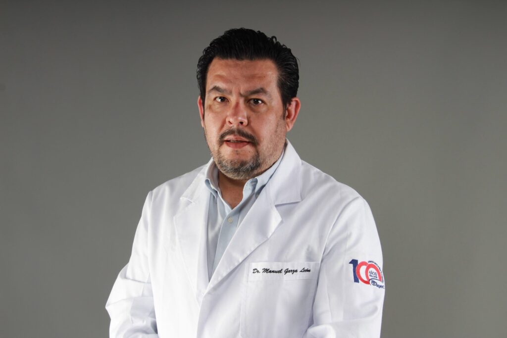 Manuel-Alejandro-garza-Leon-Socio-del-Centro-Mexicano-de-Enfermedades-Inflamatorias-Oculares-scaled-1.jpg